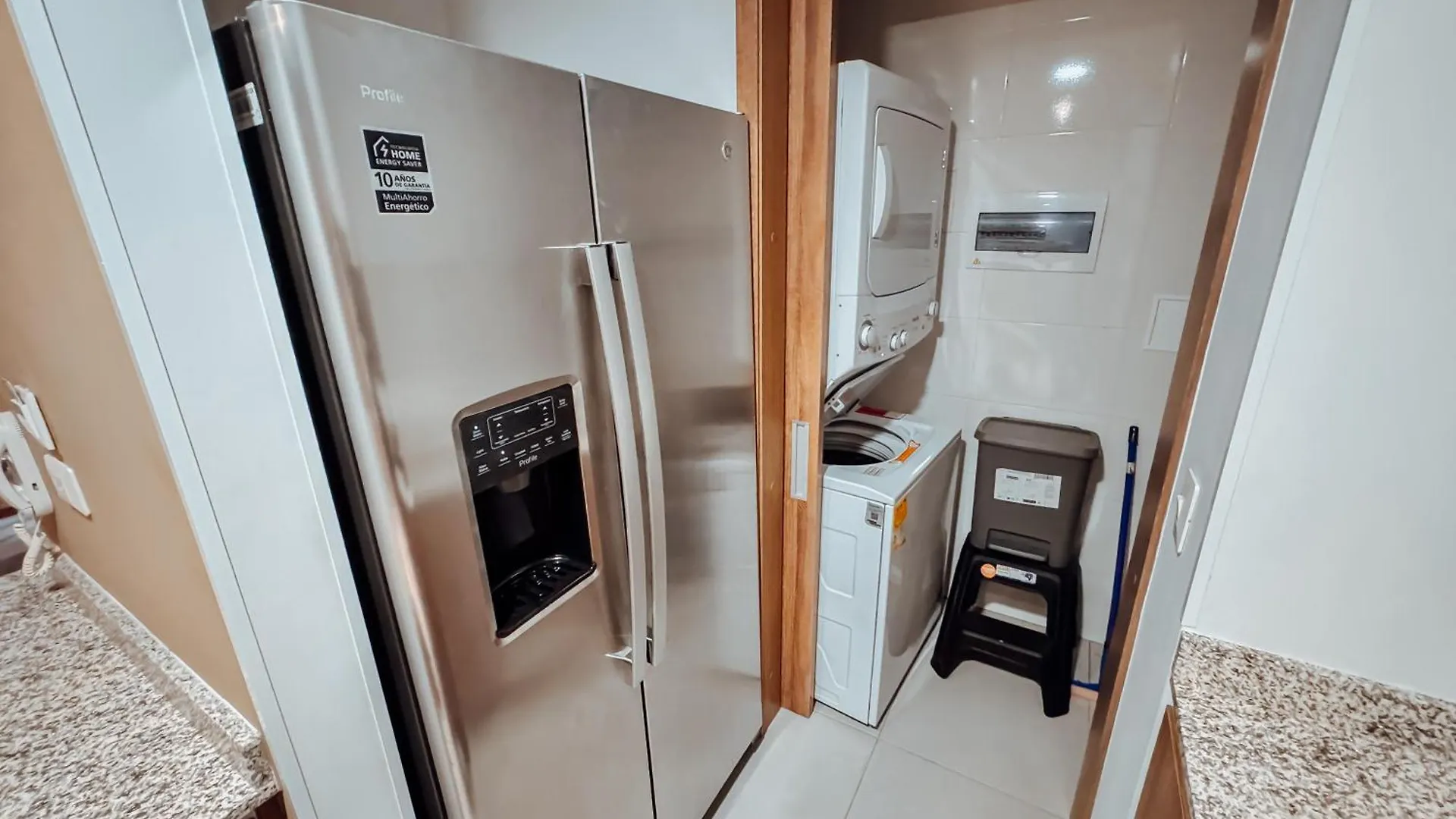 Ambar Roca 1001 Apartment Gaira